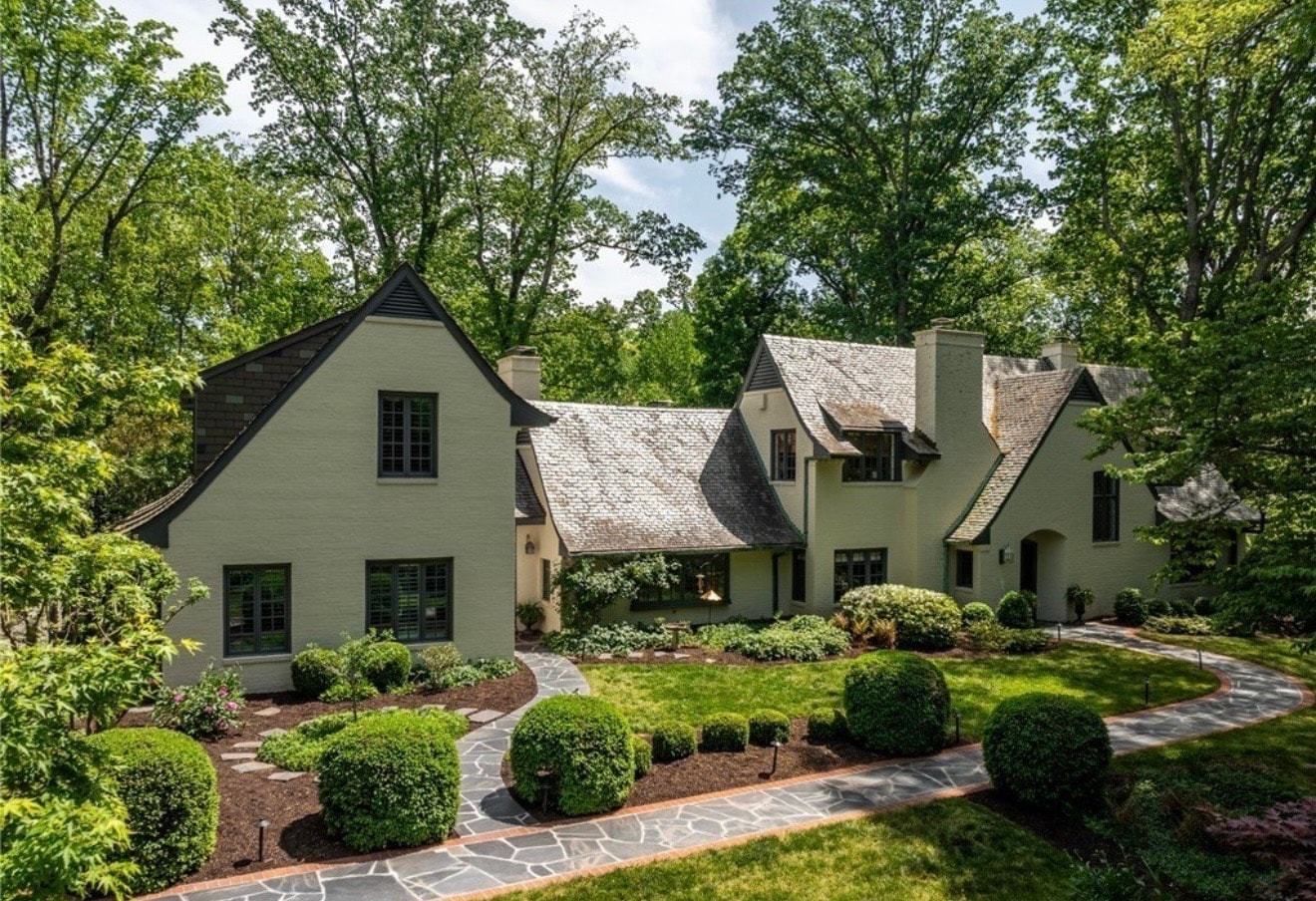 Fresh mulch and trimmed shrubs — polished curb appeal